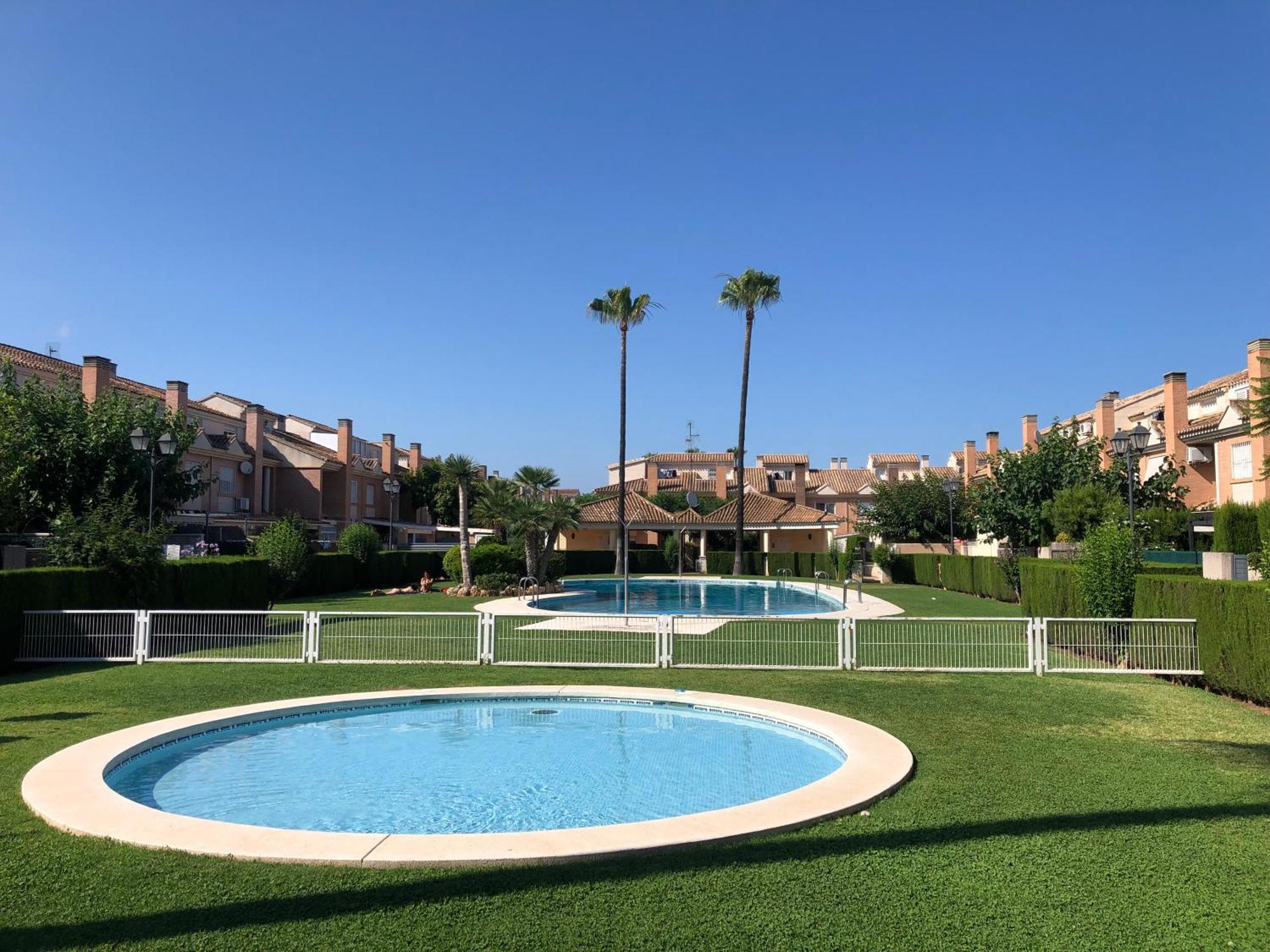 Adosado Para Familias Al Lado De La Playa, Con Piscina كاستيون ذي لا بلاند المظهر الخارجي الصورة